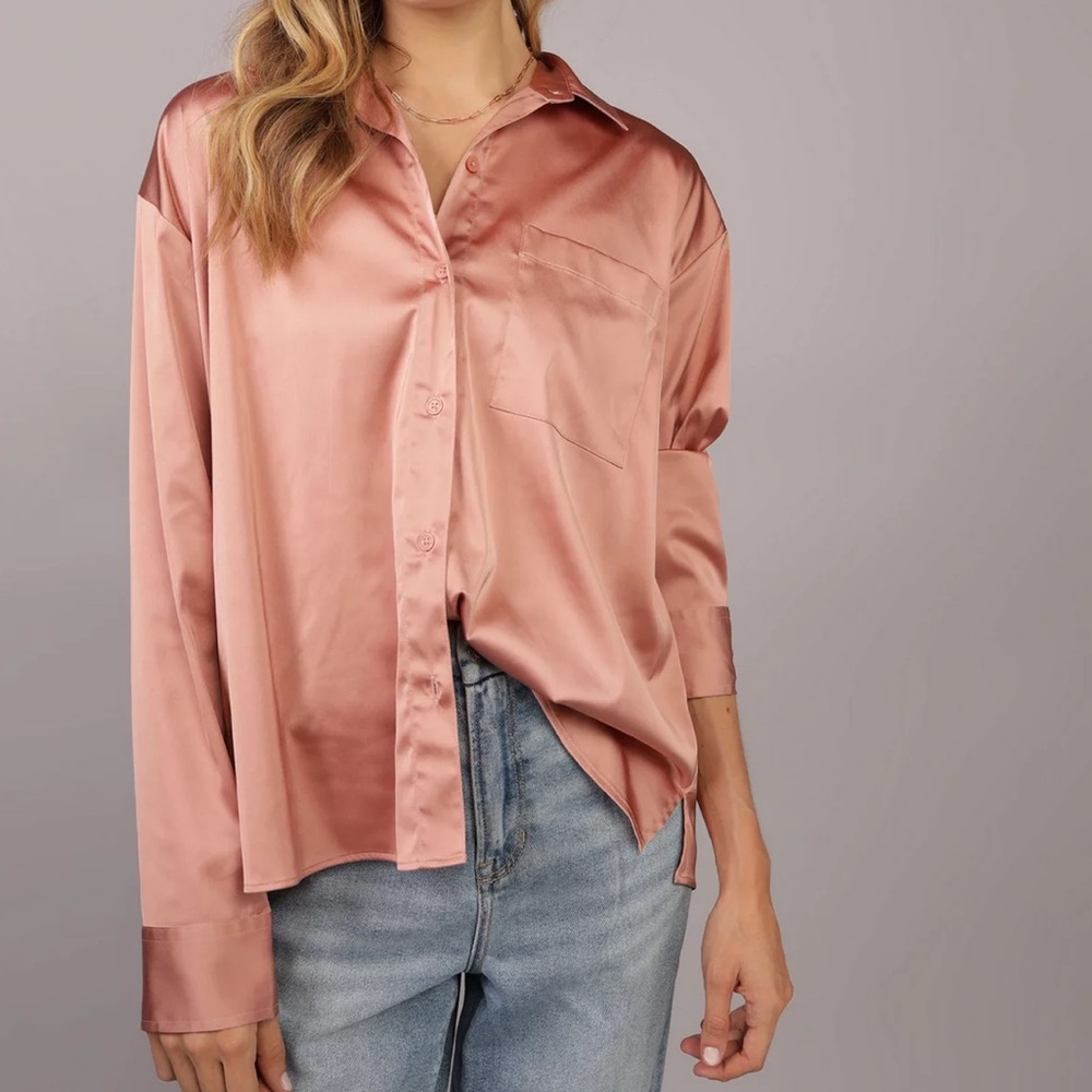 Abercrombie & Fitch• satin shirt🩷